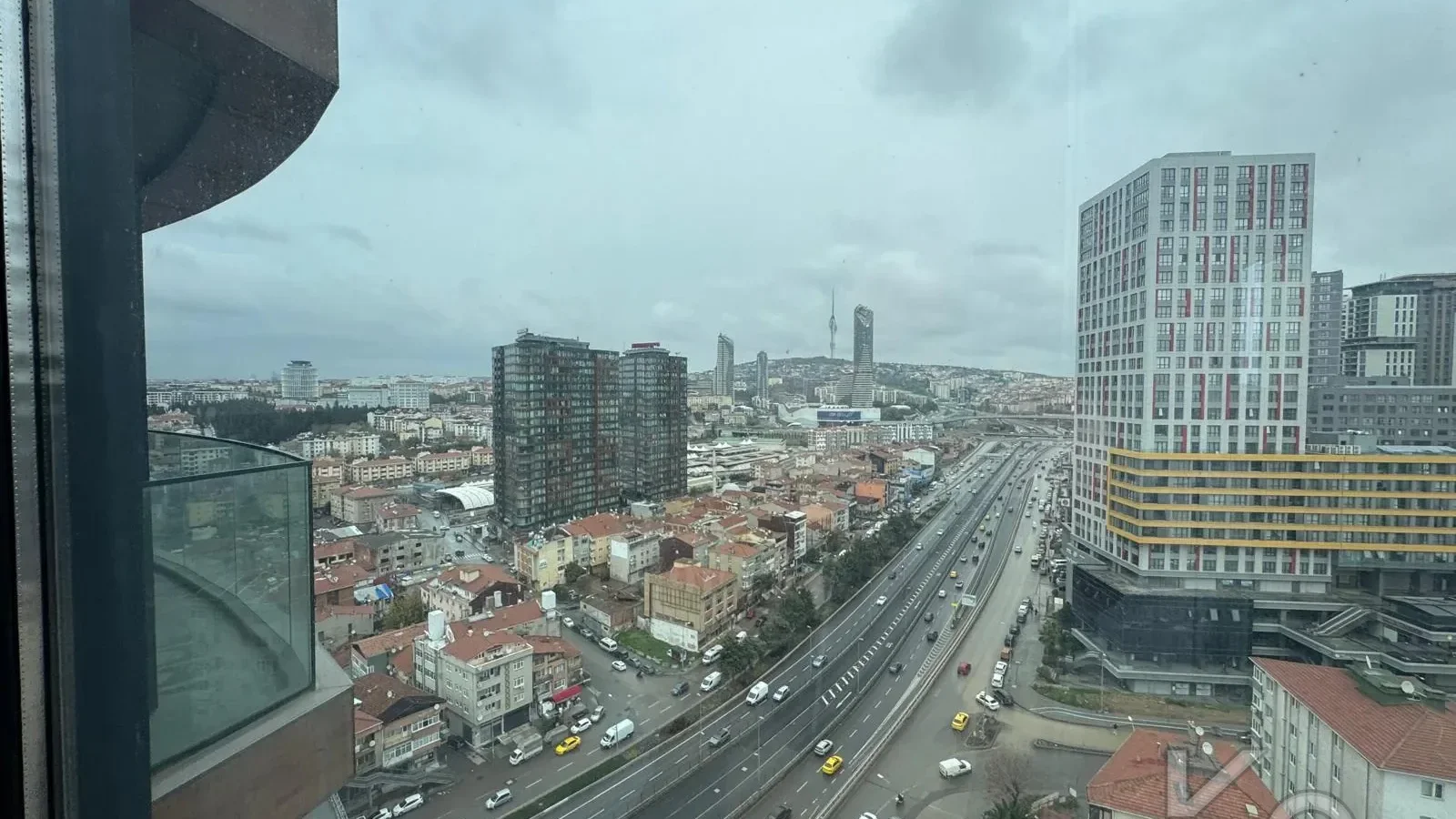 Laci̇vertcadde Ödüllü Proje Forti̇s Si̇nanli Si̇tesi̇nde 102m² 2+1