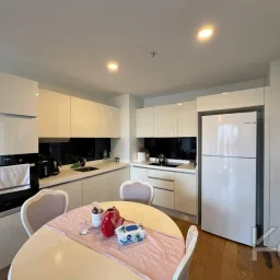 Laci̇vertcadde Ödüllü Proje Forti̇s Si̇nanli Si̇tesi̇nde 102m² 2+1