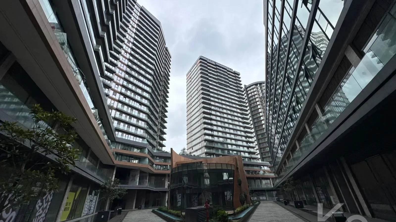 Laci̇vertcadde Ödüllü Proje Forti̇s Si̇nanli Si̇tesi̇nde 102m² 2+1