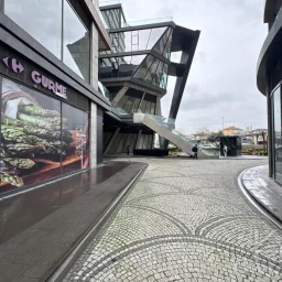 Laci̇vertcadde Ödüllü Proje Forti̇s Si̇nanli Si̇tesi̇nde 102m² 2+1