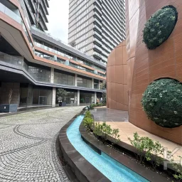 Laci̇vertcadde Ödüllü Proje Forti̇s Si̇nanli Si̇tesi̇nde 102m² 2+1