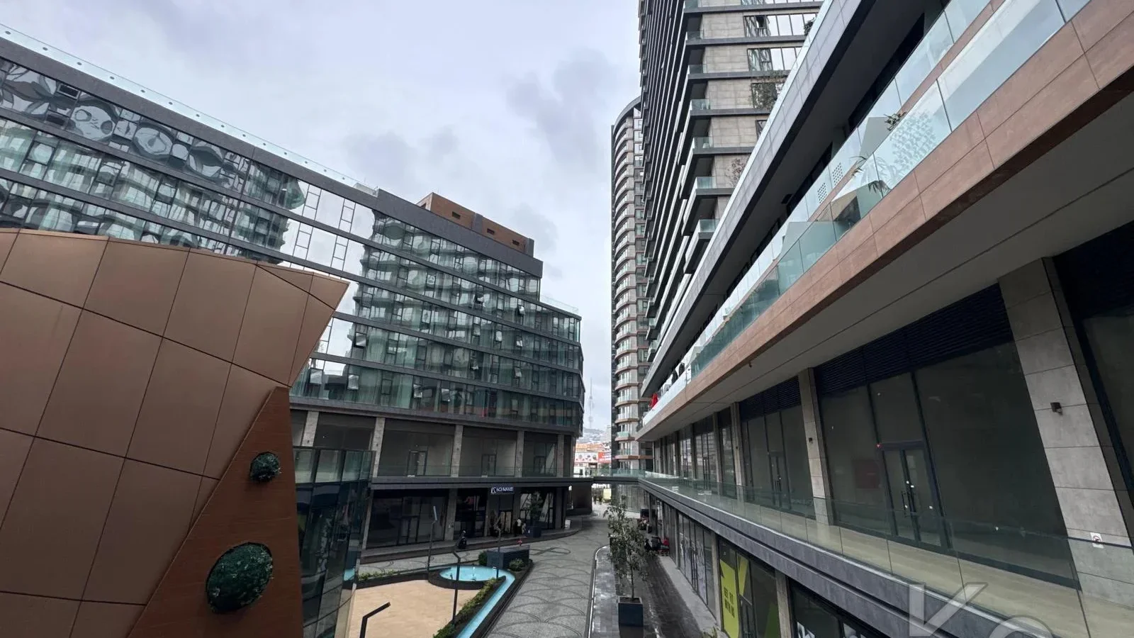 Laci̇vertcadde Ödüllü Proje Forti̇s Si̇nanli Si̇tesi̇nde 102m² 2+1