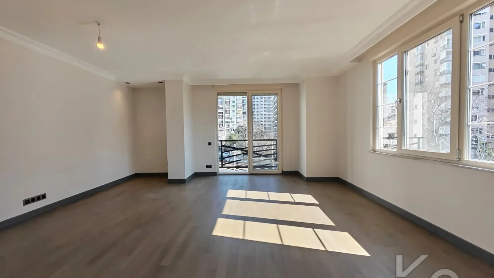 Academy Bağdat Caddesi̇ 100m Mesafede 150m2 Yeni̇ Bi̇na 4+1