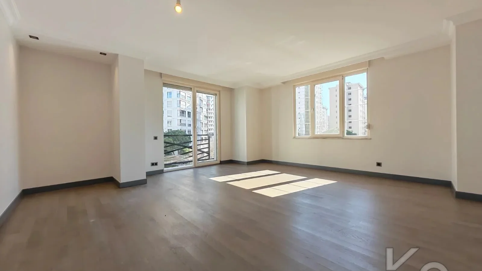 Academy Bağdat Caddesi̇ 100m Mesafede 150m2 Yeni̇ Bi̇na 4+1