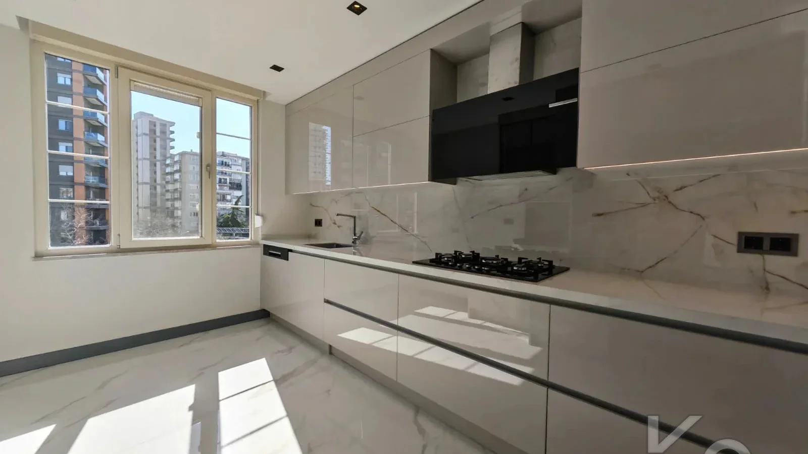 Academy Bağdat Caddesi̇ 100m Mesafede 150m2 Yeni̇ Bi̇na 4+1