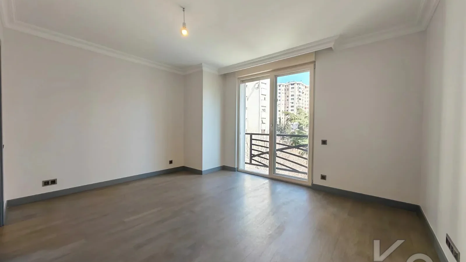 Academy Bağdat Caddesi̇ 100m Mesafede 150m2 Yeni̇ Bi̇na 4+1