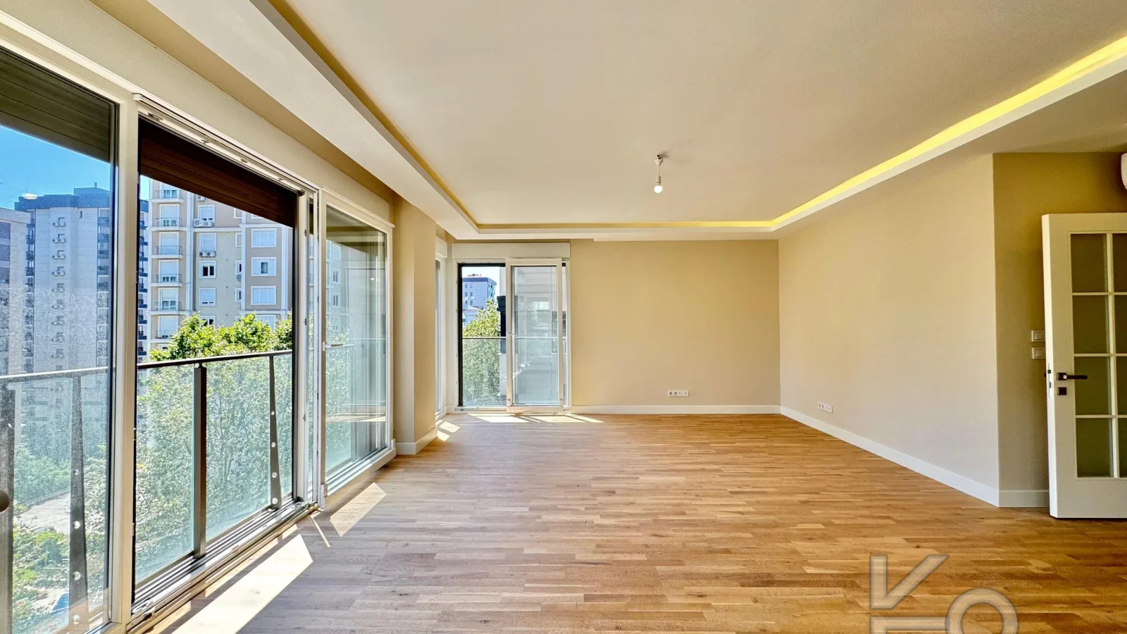 Academy Çiftehavuzlar Sıfır Binada 165m2 Önü Açık Balkonlu Süper Lux 3+1