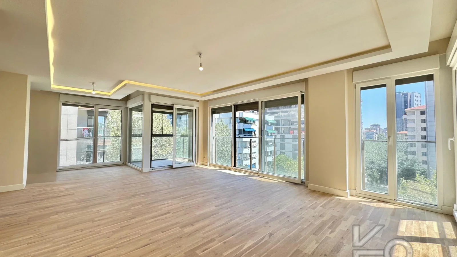 Academy Çiftehavuzlar Sıfır Binada 165m2 Önü Açık Balkonlu Süper Lux 3+1