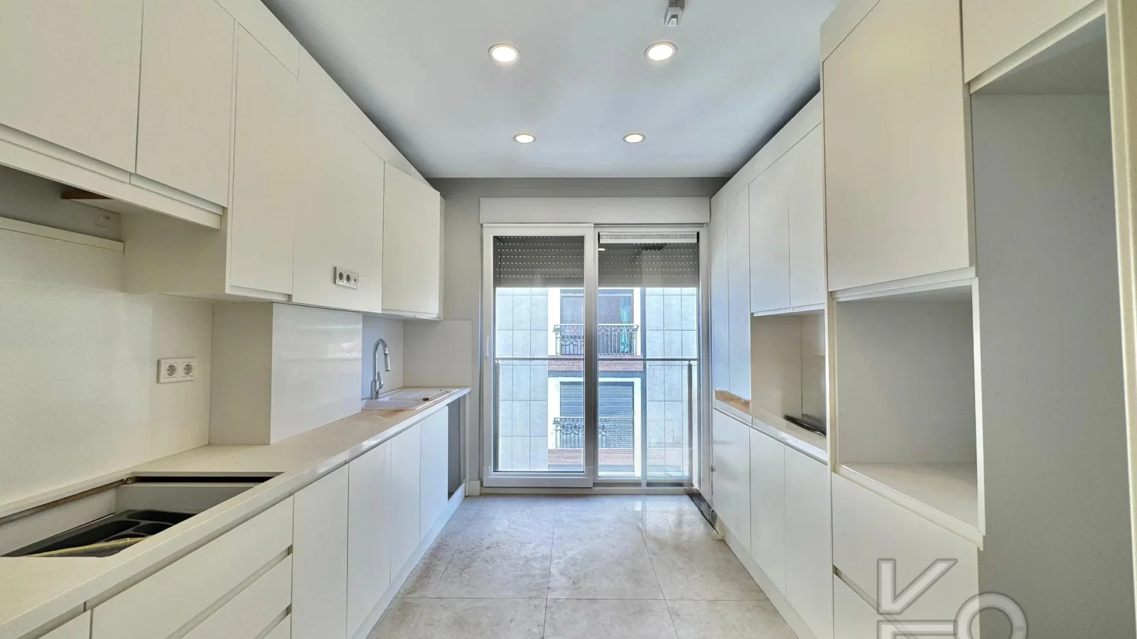 Academy Çiftehavuzlar Sıfır Binada 165m2 Önü Açık Balkonlu Süper Lux 3+1