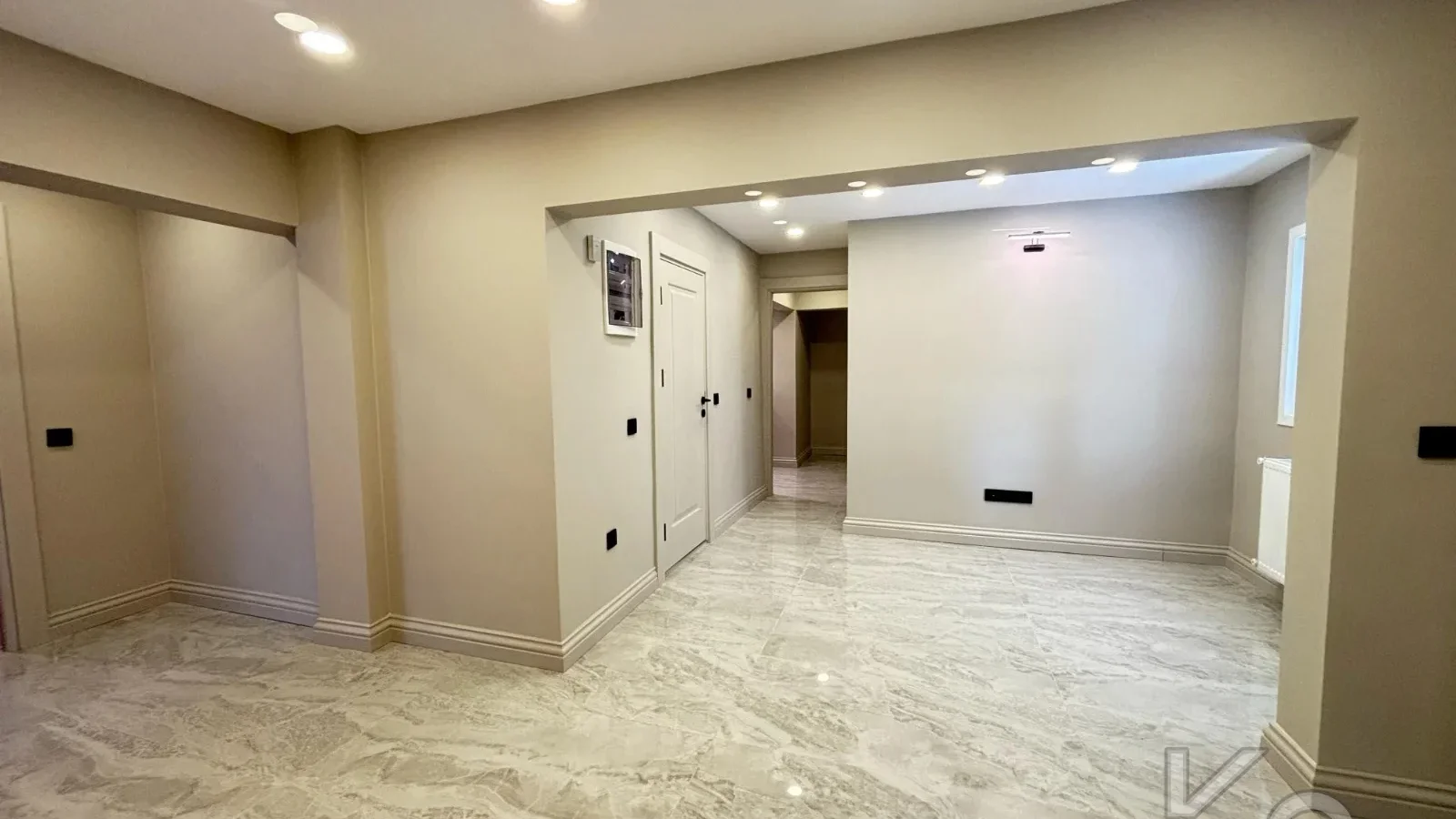 Laci̇vertcadde Ç.havuzlar Bağdat Üzeri̇ Müstaki̇l. Gi̇ri̇şli̇ Yeni̇lenmi̇ş