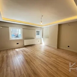 Laci̇vertcadde Ç.havuzlar Bağdat Üzeri̇ Müstaki̇l. Gi̇ri̇şli̇ Yeni̇lenmi̇ş