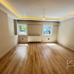 Laci̇vertcadde Ç.havuzlar Bağdat Üzeri̇ Müstaki̇l. Gi̇ri̇şli̇ Yeni̇lenmi̇ş