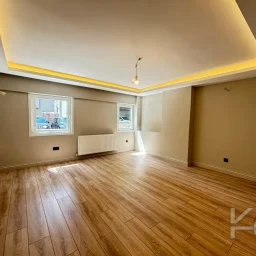 Laci̇vertcadde Ç.havuzlar Bağdat Üzeri̇ Müstaki̇l. Gi̇ri̇şli̇ Yeni̇lenmi̇ş