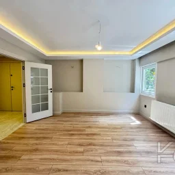 Laci̇vertcadde Ç.havuzlar Bağdat Üzeri̇ Müstaki̇l. Gi̇ri̇şli̇ Yeni̇lenmi̇ş