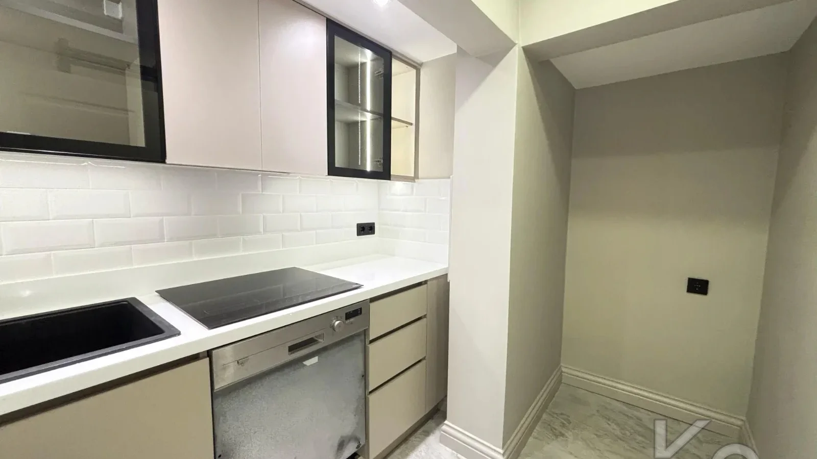 Laci̇vertcadde Ç.havuzlar Bağdat Üzeri̇ Müstaki̇l. Gi̇ri̇şli̇ Yeni̇lenmi̇ş