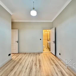 Academy Şaşkınbakkal Sahilde Yüzme Havuzlu Balkonlu Renöveli 80m2 Net 2+1