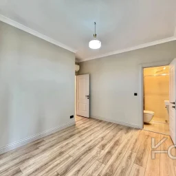 Academy Şaşkınbakkal Sahilde Yüzme Havuzlu Balkonlu Renöveli 80m2 Net 2+1