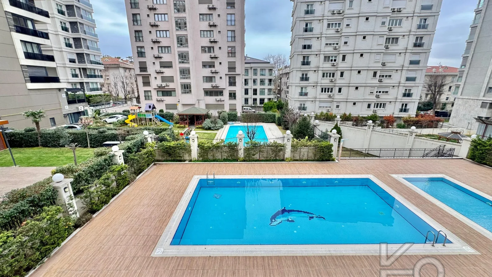 Academy Şaşkınbakkal Sahilde Yüzme Havuzlu Balkonlu Renöveli 80m2 Net 2+1