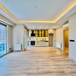 Academy Şaşkınbakkal Sahilde Yüzme Havuzlu Balkonlu Renöveli 80m2 Net 2+1