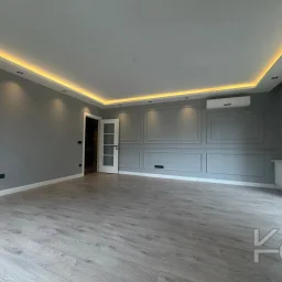 Laci̇vert Cadde Kozyatağı 24 Saat Güvenli̇kli̇ Yüzme Havuzlu Özel Dekorlu Geni̇ş 114m² Net 3+1 