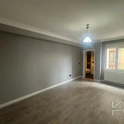 Laci̇vert Cadde Kozyatağı 24 Saat Güvenli̇kli̇ Yüzme Havuzlu Özel Dekorlu Geni̇ş 114m² Net 3+1 