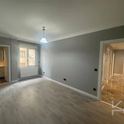 Laci̇vert Cadde Kozyatağı 24 Saat Güvenli̇kli̇ Yüzme Havuzlu Özel Dekorlu Geni̇ş 114m² Net 3+1 