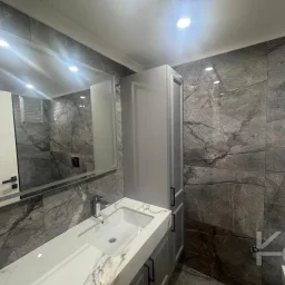 Laci̇vert Cadde Kozyatağı 24 Saat Güvenli̇kli̇ Yüzme Havuzlu Özel Dekorlu Geni̇ş 114m² Net 3+1 