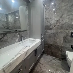 Laci̇vert Cadde Kozyatağı 24 Saat Güvenli̇kli̇ Yüzme Havuzlu Özel Dekorlu Geni̇ş 114m² Net 3+1 