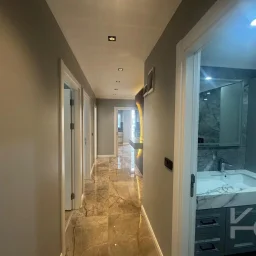 Laci̇vert Cadde Kozyatağı 24 Saat Güvenli̇kli̇ Yüzme Havuzlu Özel Dekorlu Geni̇ş 114m² Net 3+1 