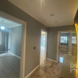 Laci̇vert Cadde Kozyatağı 24 Saat Güvenli̇kli̇ Yüzme Havuzlu Özel Dekorlu Geni̇ş 114m² Net 3+1 