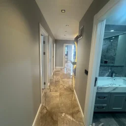 Laci̇vert Cadde Kozyatağı 24 Saat Güvenli̇kli̇ Yüzme Havuzlu Özel Dekorlu Geni̇ş 114m² Net 3+1 