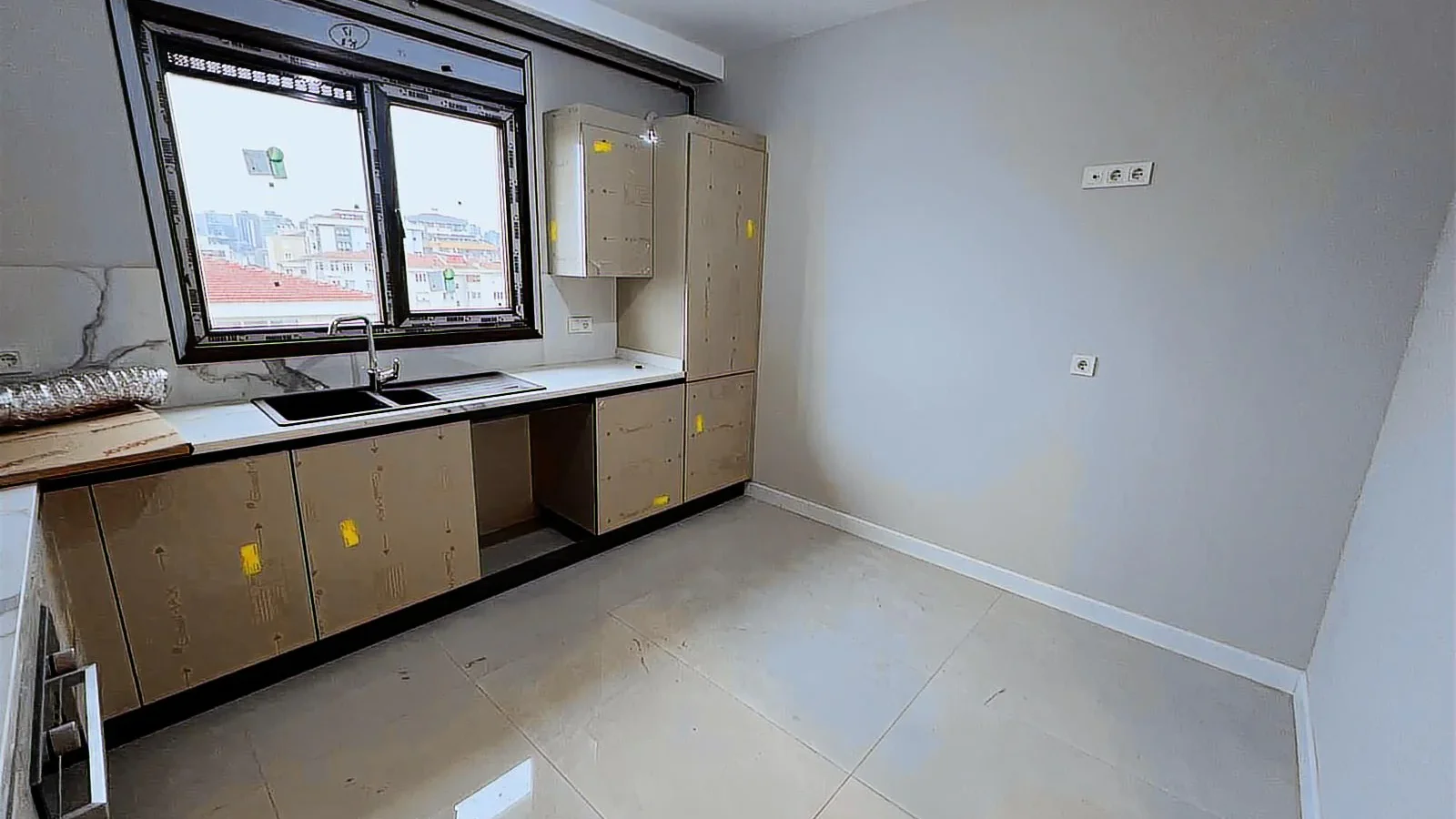 Geniş Mutfaklı, Oturuma Hazır, 120 M² Sıfır Daire
