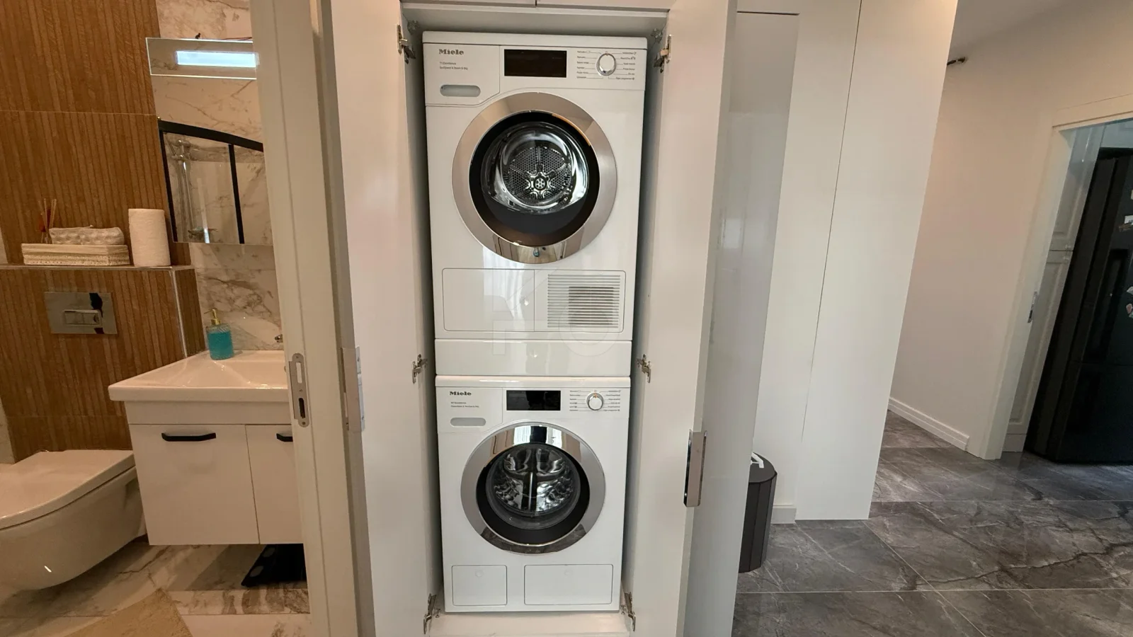 Lacivertcadde Erenköy Kapalı Balkonlu 85m² Net 3+1