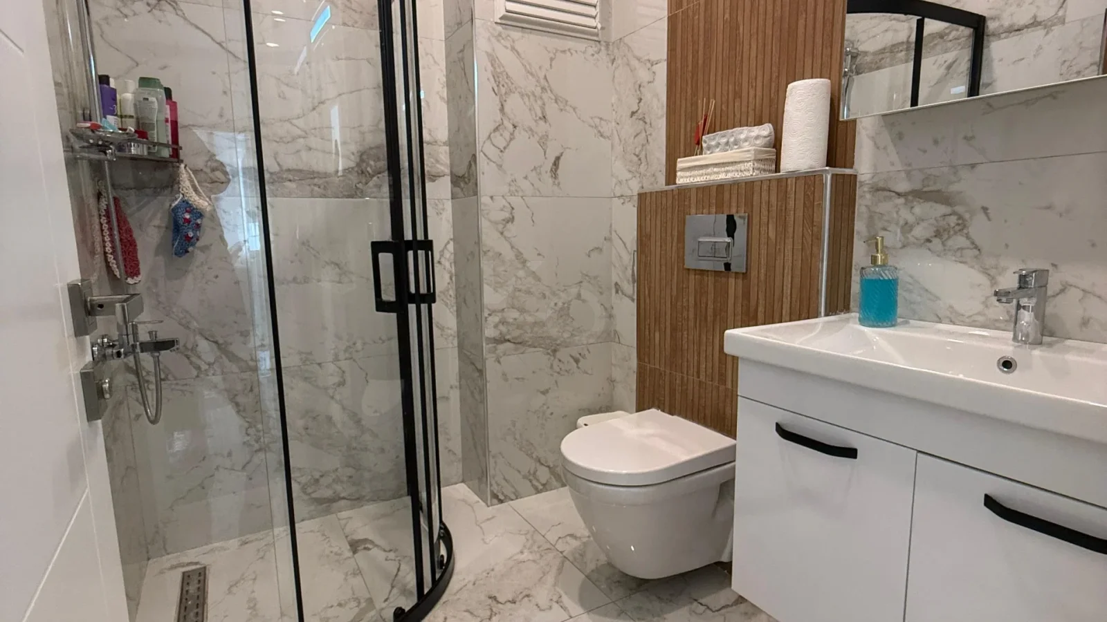 Lacivertcadde Erenköy Kapalı Balkonlu 85m² Net 3+1