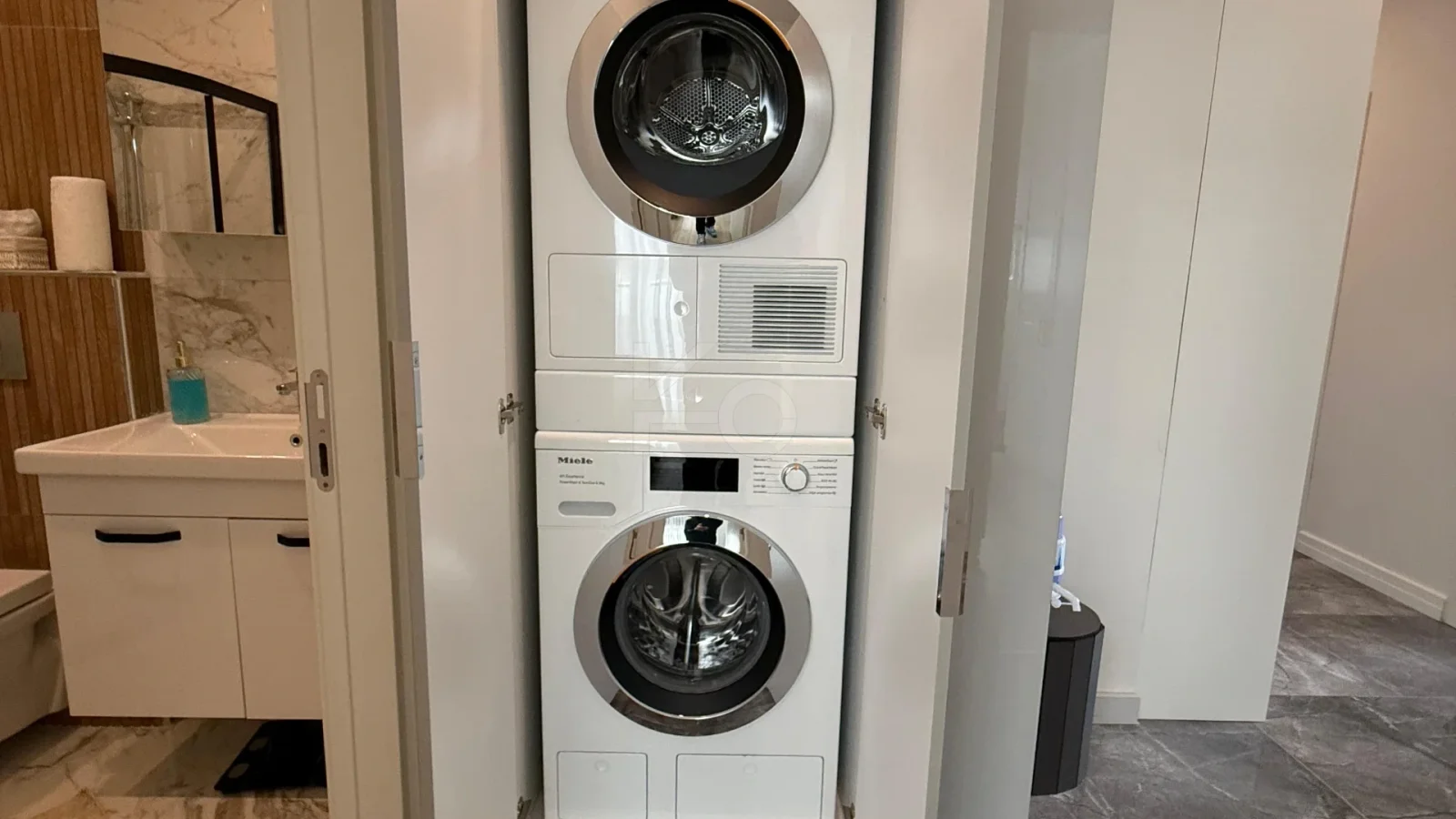 Lacivertcadde Erenköy Kapalı Balkonlu 85m² Net 3+1
