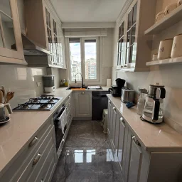 Lacivertcadde Erenköy Kapalı Balkonlu 85m² Net 3+1