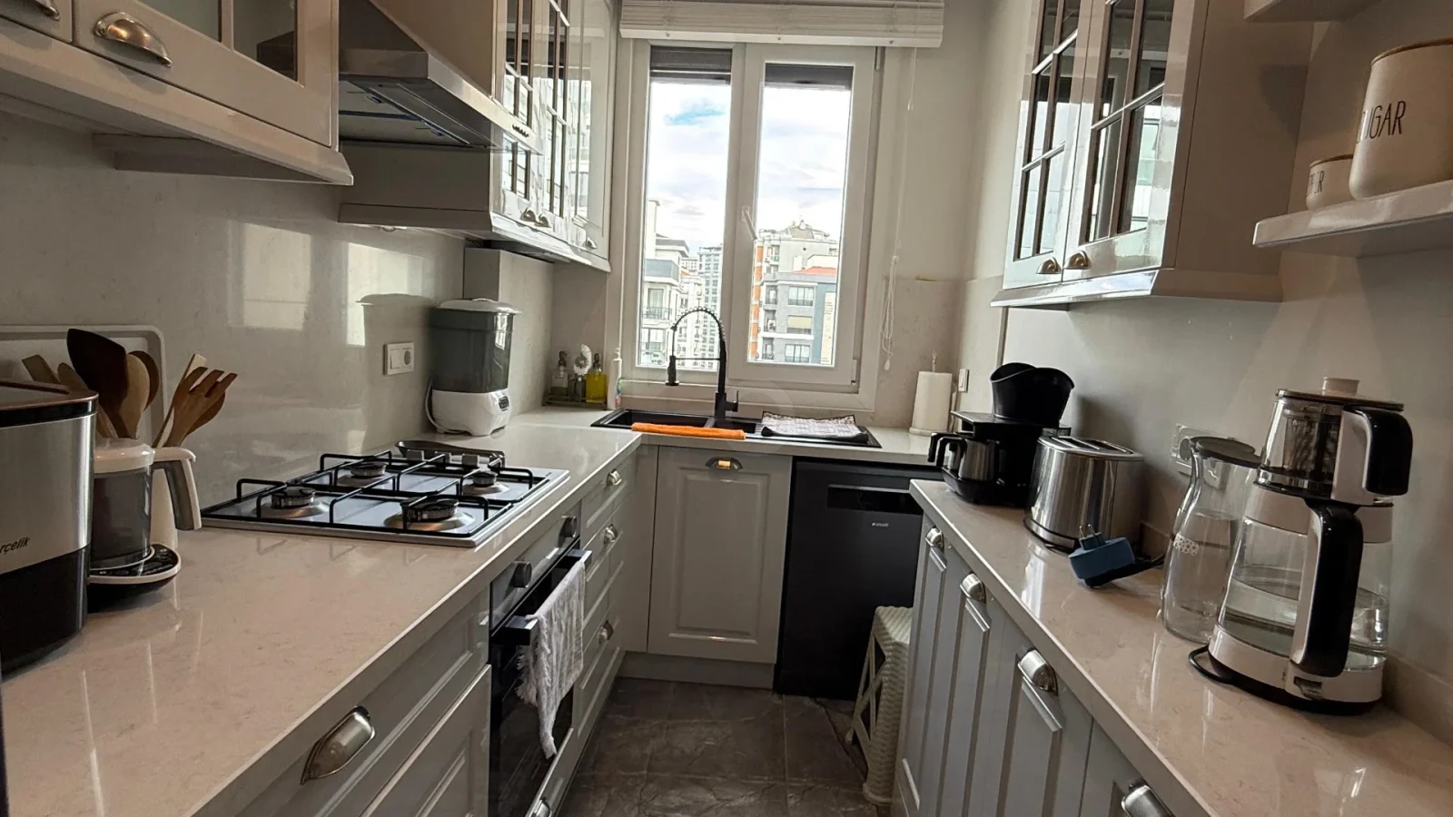 Lacivertcadde Erenköy Kapalı Balkonlu 85m² Net 3+1