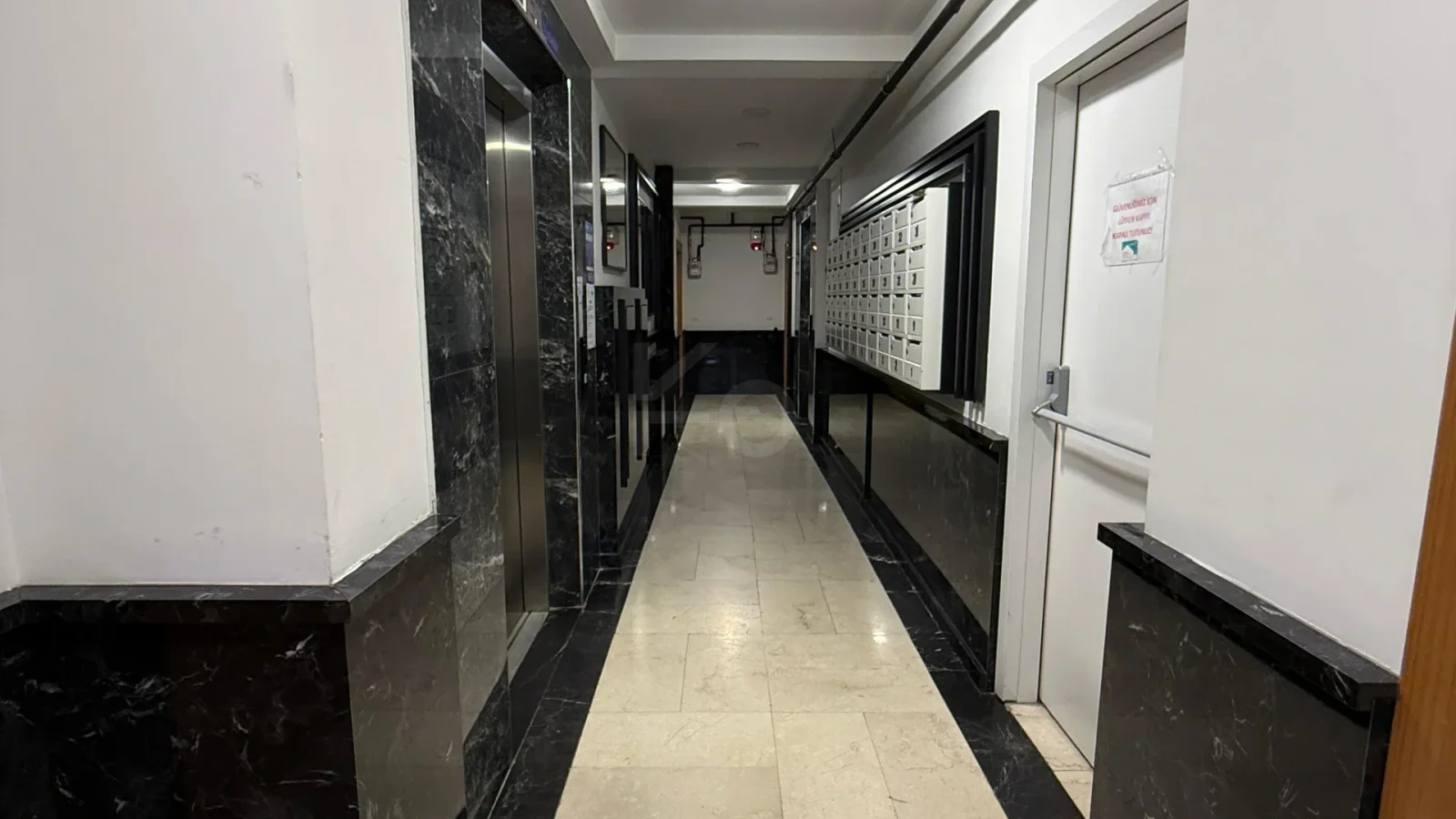 Lacivertcadde Erenköy Kapalı Balkonlu 85m² Net 3+1