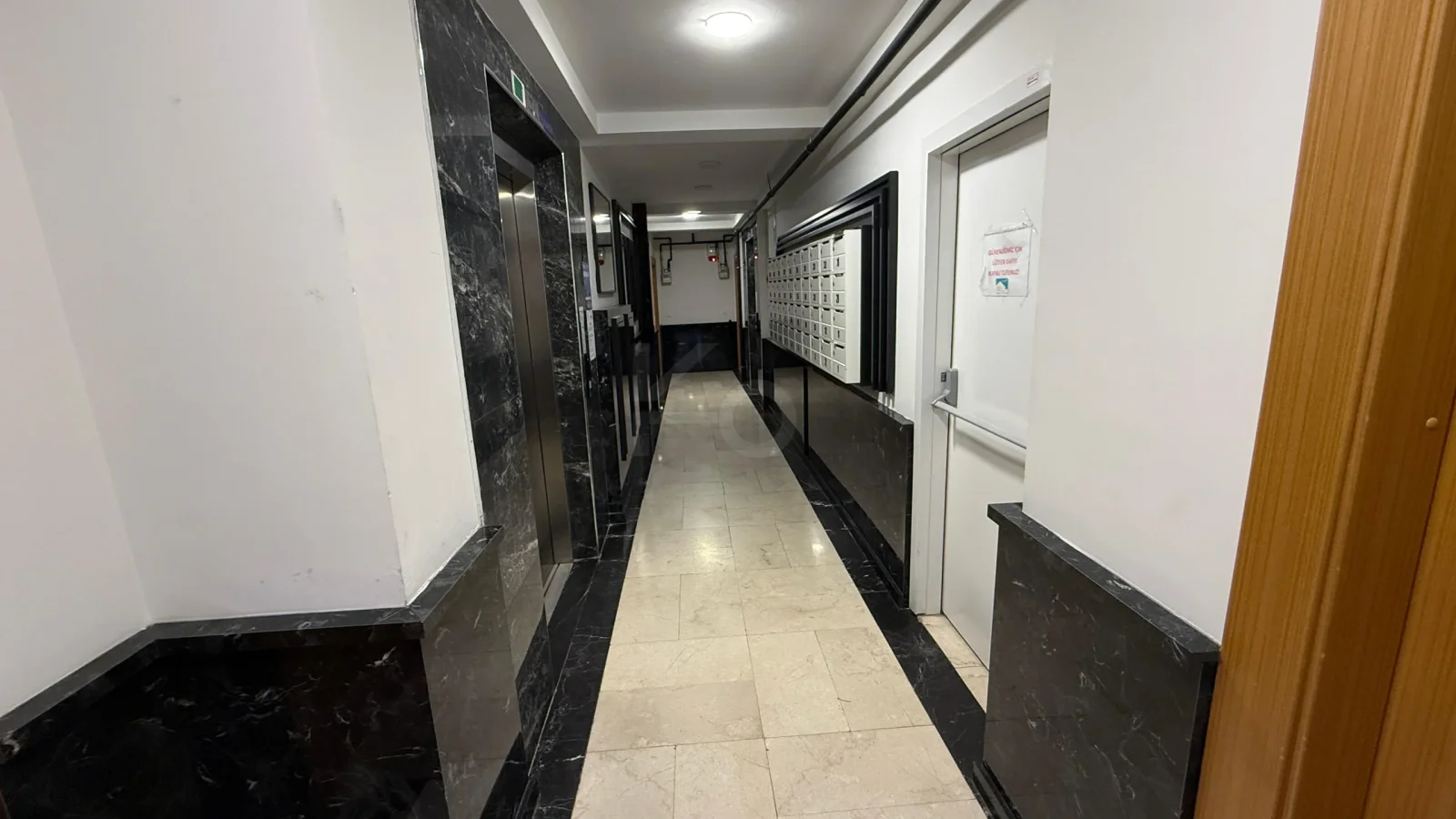 Lacivertcadde Erenköy Kapalı Balkonlu 85m² Net 3+1