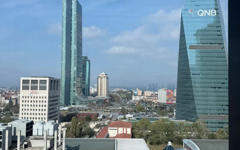 Mutluol Proje'den Levent Loft Resıdence'da Satılık 1+1 Daire