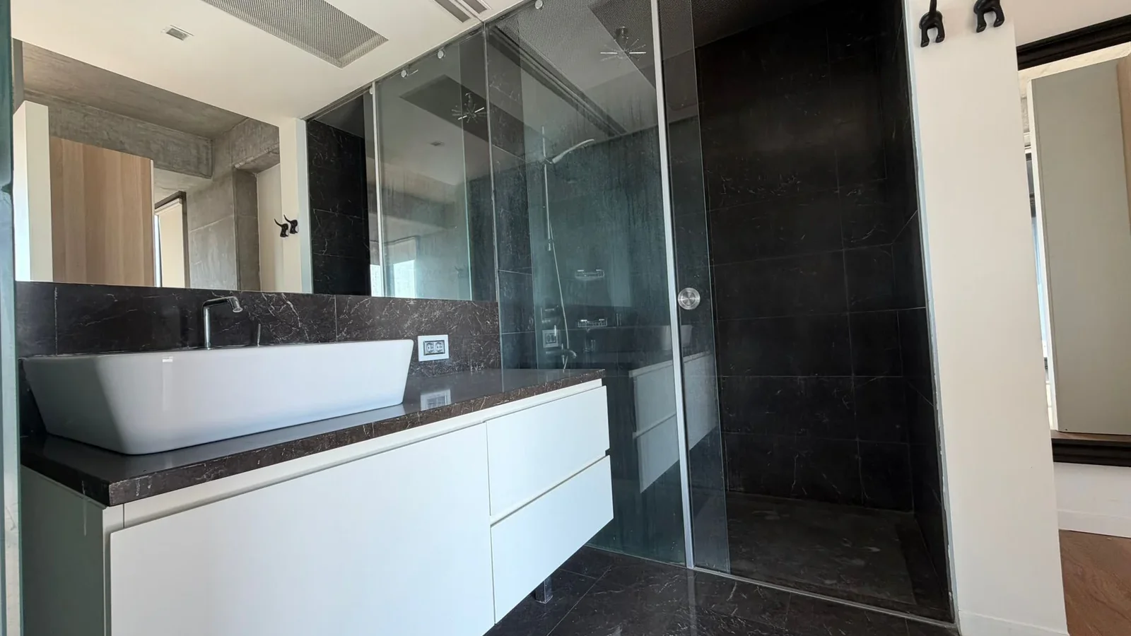 Mutluol Proje'den Levent Loft Resıdence'da Satılık 1+1 Daire
