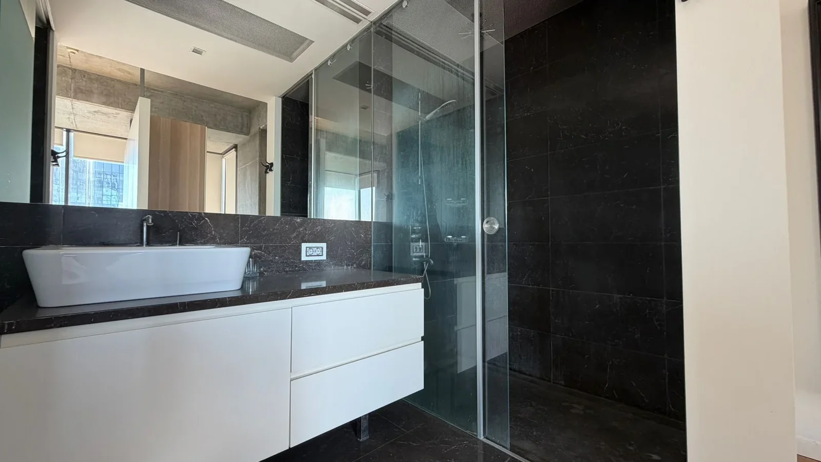 Mutluol Proje'den Levent Loft Resıdence'da Satılık 1+1 Daire