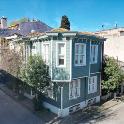 Büyükada Zağnos Paşa Tarihi 4+2 Satılık Köşk