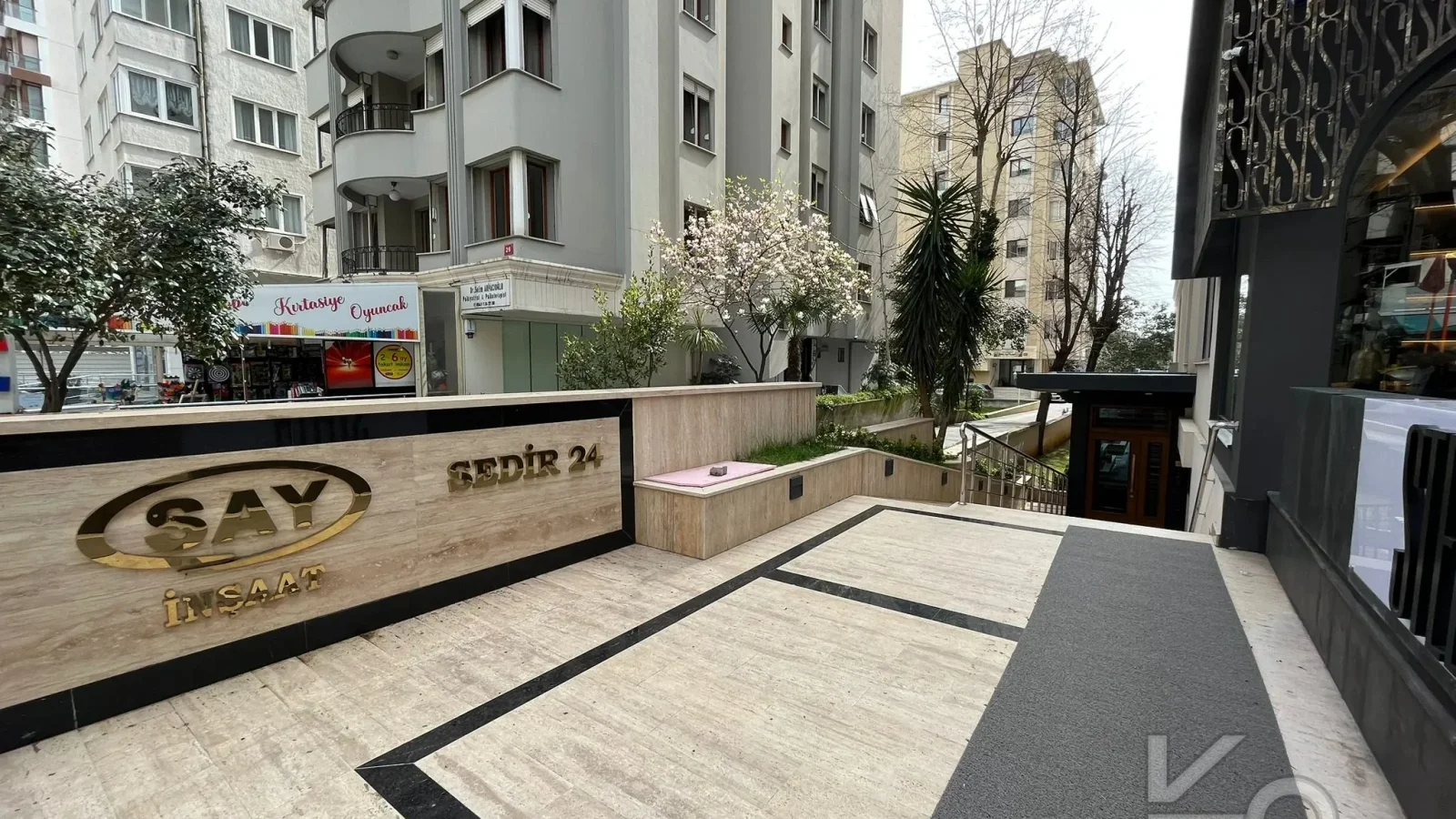 Laci̇vertcadde Fenerbahçe Sahi̇l Yolunda 125 M² Net