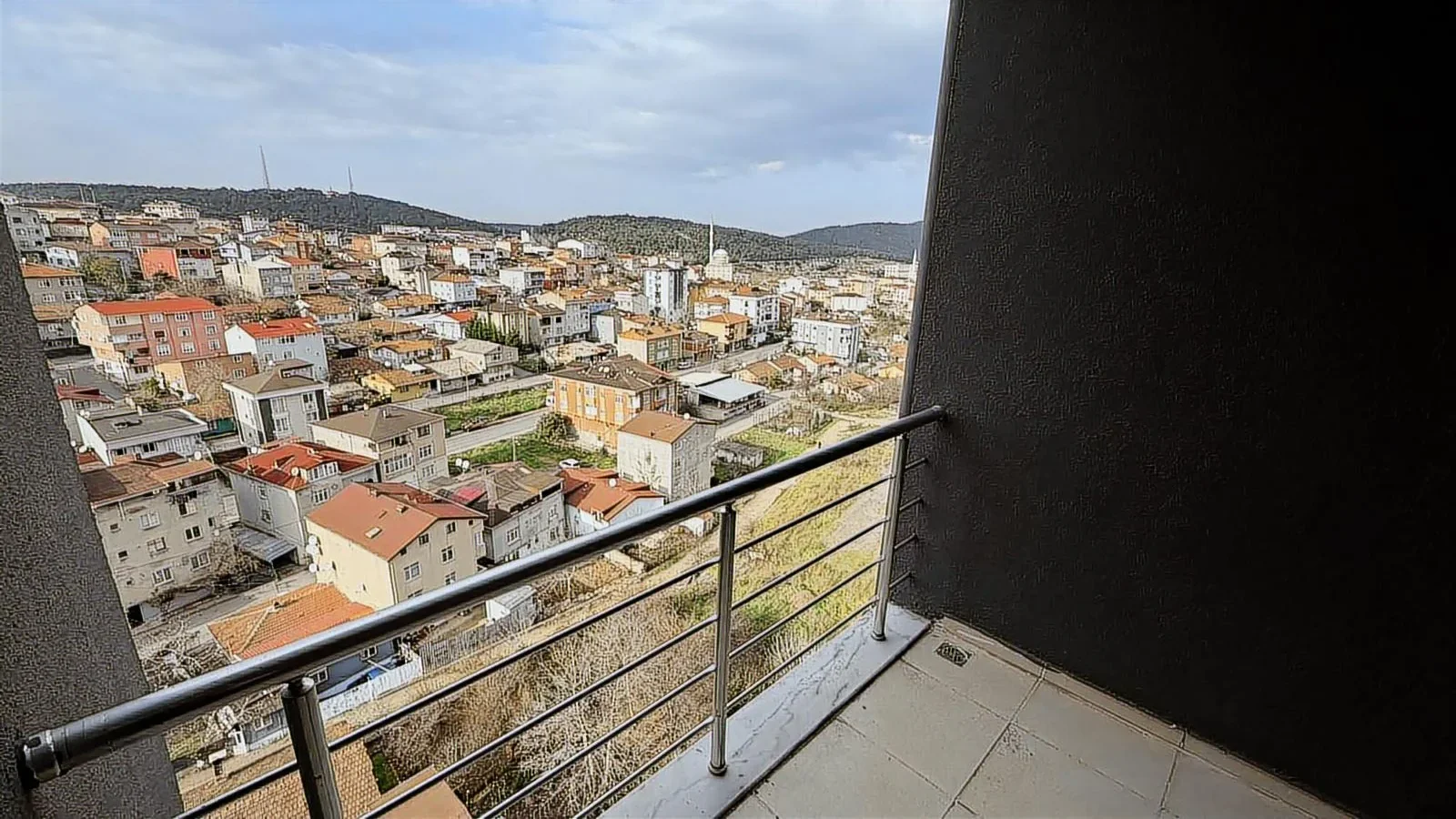 Sağlam'dan Adem Yavuz Mahallesinde Havuzlu Sitede Satılık Daire