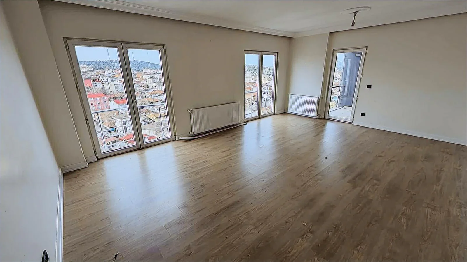 Sağlam'dan Adem Yavuz Mahallesinde Havuzlu Sitede Satılık Daire