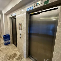 Laci̇vert Cadde Caddebostan Sahi̇l Terasli Yasal Dubleks 2+1