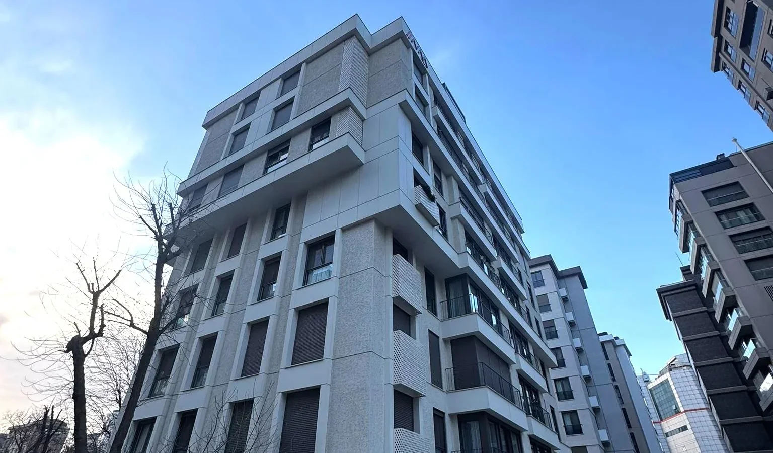 Laci̇vert Cadde Caddebostan Sahi̇l Terasli Yasal Dubleks 2+1