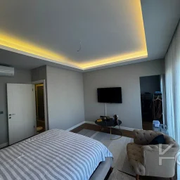 Laci̇vert Cadde Caddebostan Sahi̇l Terasli Yasal Dubleks 2+1