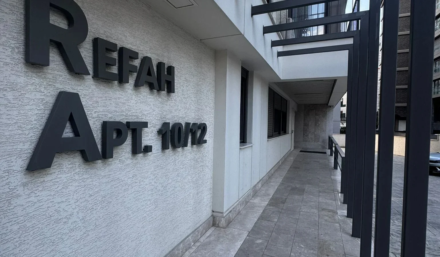 Laci̇vert Cadde Caddebostan Sahi̇l Terasli Yasal Dubleks 2+1